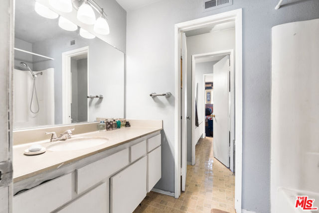 7312 Bright Avenue, Whittier CA: https://media.crmls.org/mediaz/70df2e8f-35cd-499f-bce0-016667d844b9.jpg