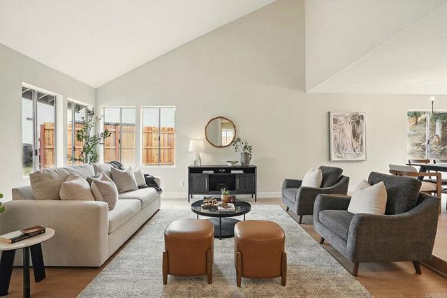 909 Loma, Chula Vista CA: https://media.crmls.org/mediaz/70df2f1e-aa57-4340-a658-f64bd3873038.jpg