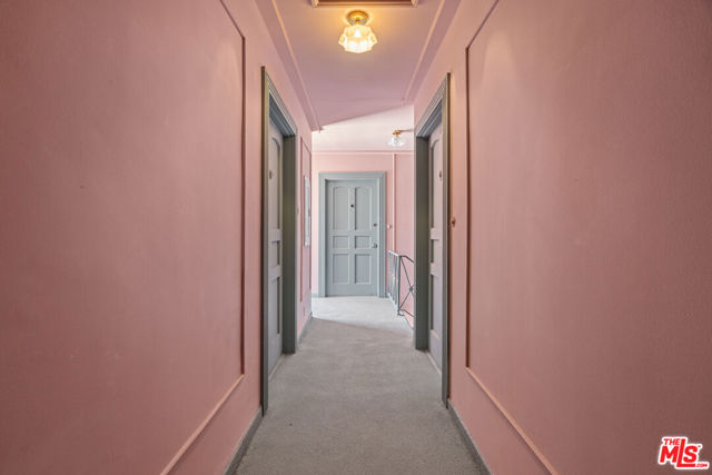 148 S Mccarty Drive, Beverly Hills CA: https://media.crmls.org/mediaz/70df3f59-97a1-4cda-a49d-93fa82460363.jpg