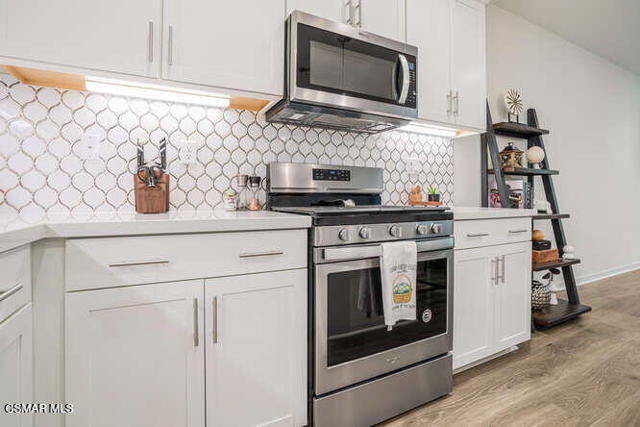 110 Red Brick Drive, Simi Valley CA: https://media.crmls.org/mediaz/70df4d1b-2702-4b7b-94bf-b8846b09a372.jpg