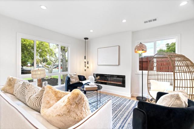 5540 Michigan Boulevard, Concord CA: https://media.crmls.org/mediaz/70dfc188-1d8e-4a90-bec7-dcd821a8e2d5.jpg