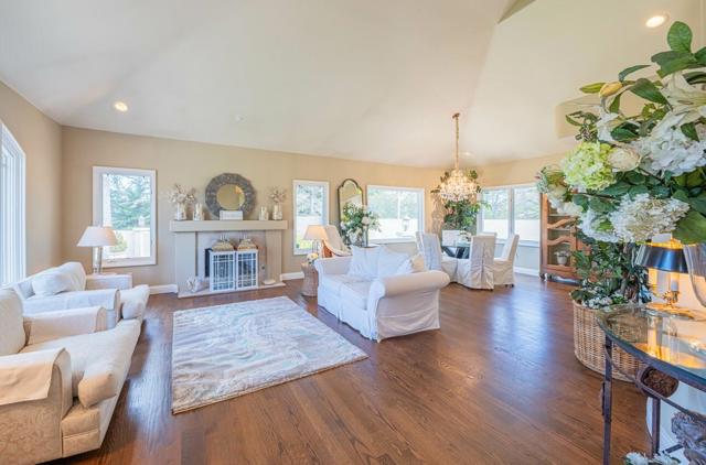 471 El Dorado Street, Monterey CA: https://media.crmls.org/mediaz/70e02941-d2ba-4e73-a869-ac7a44822e91.jpg