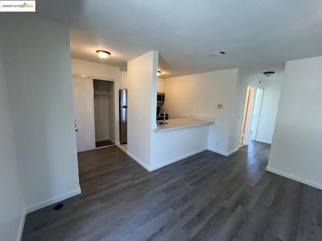 29626 Red Oak CT, Hayward CA: https://media.crmls.org/mediaz/70e04e51-f479-44cd-9232-2eb84e063779.jpg
