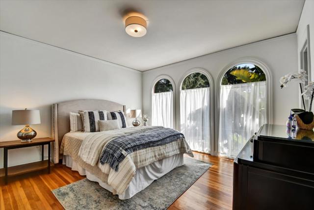 901 Laurel, San Mateo CA: https://media.crmls.org/mediaz/70e05341-ee90-4f1a-a052-019ca26a9235.jpg
