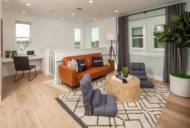 114 Compass Drive, Napa CA: https://media.crmls.org/mediaz/70e059b4-df8b-4673-b6ad-fce532a6bf2f.jpg