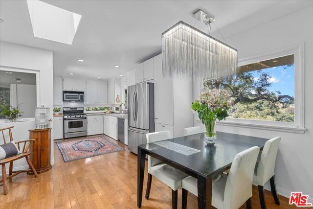 8809 Appian Way, Los Angeles CA: https://media.crmls.org/mediaz/70e077a4-5888-465e-910c-83a387d7e51a.jpg