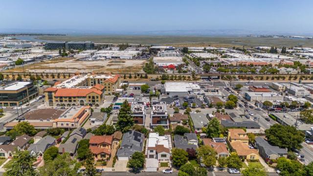 1025 Walnut Street, San Carlos CA: https://media.crmls.org/mediaz/70e0bc5f-be6a-49b6-affd-c37b79860e85.jpg