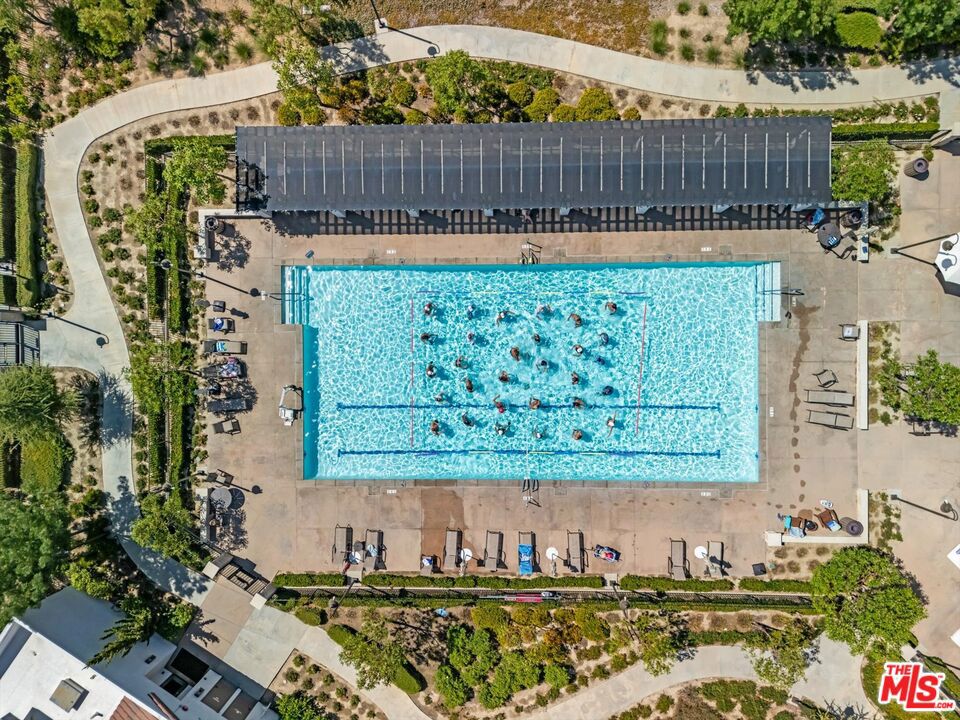 https://media.crmls.org/mediaz/70e17d23-497c-4950-ab02-23a6a46959c9.jpg?preset=X-Large