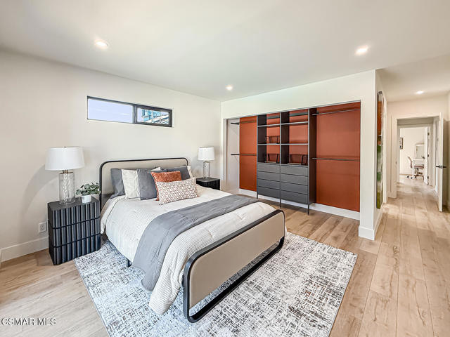 7530 Gaviota Avenue, Lake Balboa CA: https://media.crmls.org/mediaz/70e1bfb3-3ba9-4223-b885-0fda20c2358b.jpg