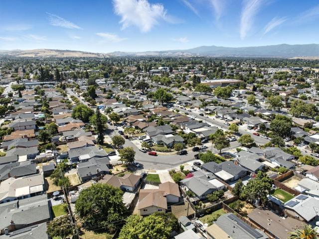 2246 Palmira Way, San Jose CA: https://media.crmls.org/mediaz/70e22281-d4a1-40bd-8afe-d6dd5123b2da.jpg
