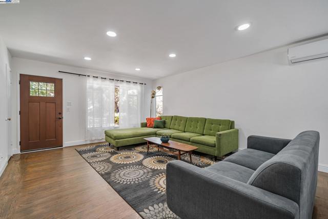 126 Kilkare Rd, Sunol CA: https://media.crmls.org/mediaz/70e22d2f-fea5-4e20-9805-ae0a1fabcb45.jpg