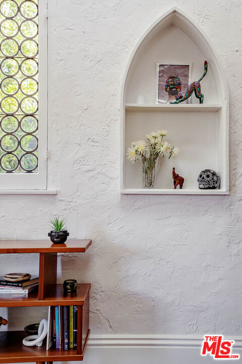 2251 N Cahuenga Boulevard, Los Angeles CA: https://media.crmls.org/mediaz/70e2352d-f84a-4ec8-a958-94c0a42a4eea.jpg