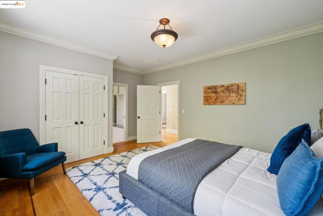 9 Burton Vista Ct, Lafayette CA: https://media.crmls.org/mediaz/70e270fe-e56a-4ab0-a98f-1c68d54a800e.jpg