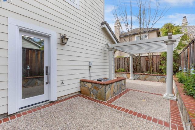 143 Shelterwood Ln, Danville CA: https://media.crmls.org/mediaz/70e32b86-93eb-47d0-b65d-ae4e534eebb5.jpg