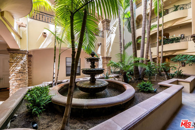 12026 Hoffman Street, Studio City CA: https://media.crmls.org/mediaz/70e38aed-b9f4-4663-bc9f-0a4e4c021193.jpg