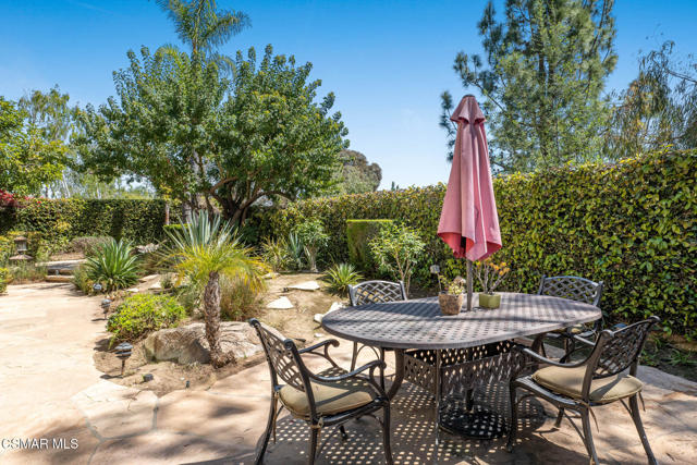 4126 Sterlingview Drive, Moorpark CA: https://media.crmls.org/mediaz/70e39183-5700-43ed-a878-0b1ac656f33d.jpg