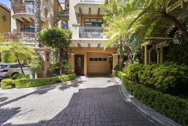 233 Villa Mar Vista, Santa Cruz CA: https://media.crmls.org/mediaz/70e3a996-e489-4cdf-915f-547b51a0c7ef.jpg