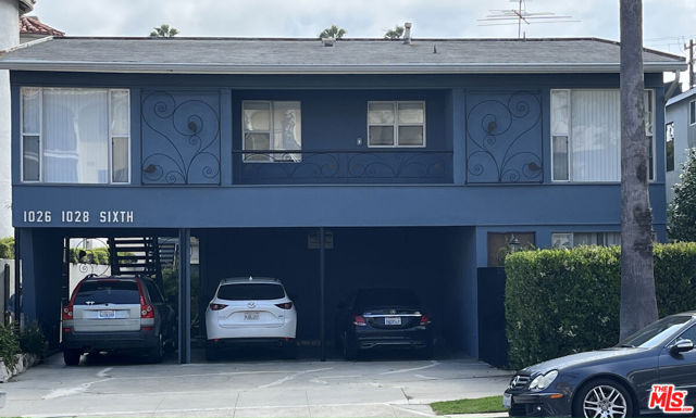 1026 6th Street, Santa Monica CA: https://media.crmls.org/mediaz/70e470d2-33e1-42c1-b77b-bf1c342889c3.jpg