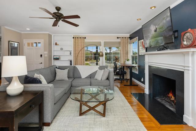 4744 49th St, San Diego CA: https://media.crmls.org/mediaz/70e4a1eb-b7b1-4def-92e6-9234a5ee8776.jpg