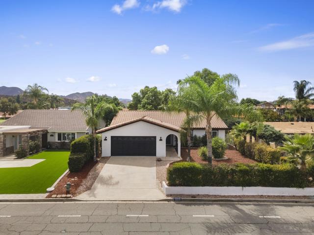 23235 Canyon Lake Dr S, Canyon Lake CA: https://media.crmls.org/mediaz/70e4ef0b-0334-49da-b1f3-08a92c72e60f.jpg