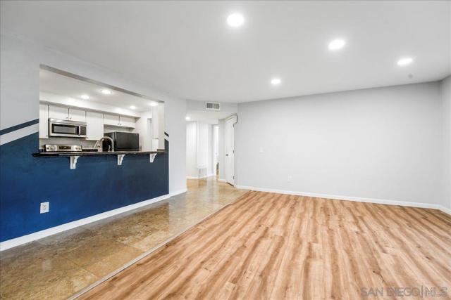 1050 E Washington, Escondido CA: https://media.crmls.org/mediaz/70e523a9-c1b8-4f6e-bdc5-768aa653380e.jpg