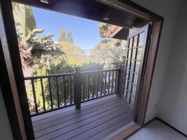 8640 Villa La Jolla Drive, San Diego, California 92037, 2 Bedrooms Bedrooms, ,2 BathroomsBathrooms,Condominium,For Sale,Villa La Jolla Drive,250001392SD