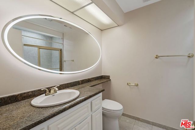 1375 Kelton Avenue, Los Angeles CA: https://media.crmls.org/mediaz/70e5a753-5539-4316-82f9-ca6094b6bbb4.jpg