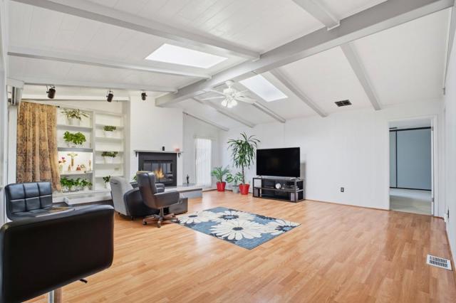 29372 Providence Way, Hayward CA: https://media.crmls.org/mediaz/70e61e16-ec1f-403d-b83d-6964a7b9d83f.jpg