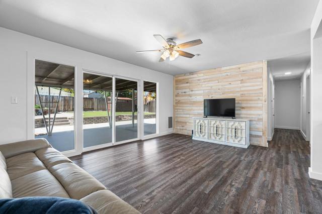 9476 Terrywood Road, Santee CA: https://media.crmls.org/mediaz/70e623f9-dc6f-4018-b15c-6e8fd1752191.jpg