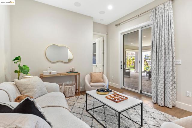 63 Tomcat Way, Orinda CA: https://media.crmls.org/mediaz/70e662a9-537e-45d8-aa5a-045d4c09c60d.jpg