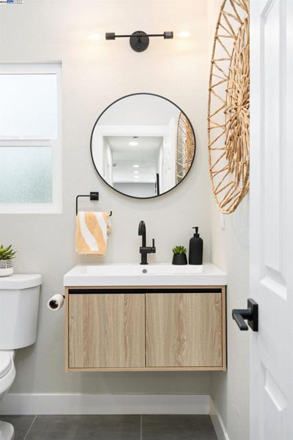 14272 Santiago Rd, San Leandro CA: https://media.crmls.org/mediaz/70e682e6-b8a6-4acd-9e94-f51a4ed0791d.jpg