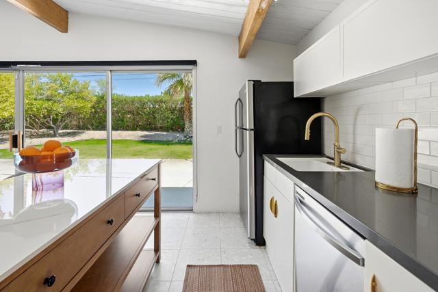 504 E Laurel Circle, Palm Springs, CA 92262