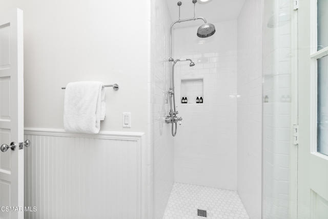 1211 Ridgecrest Place, Westlake Village CA: https://media.crmls.org/mediaz/70e6c19a-38db-41f9-b83d-7e341405117f.jpg