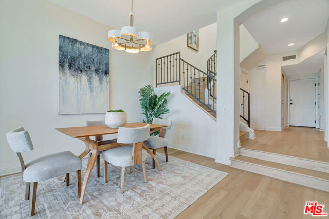 6412 Lunita Road, Malibu CA: https://media.crmls.org/mediaz/70e75872-5525-48f6-b92f-62ac5aea606e.jpg
