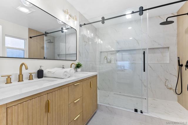 2128 Missouri St, San Diego CA: https://media.crmls.org/mediaz/70e76609-fbd5-4c33-93a7-7e0c461fa269.jpg