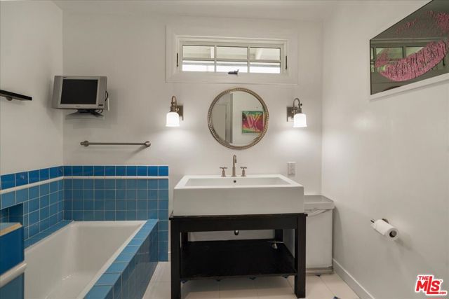 3479 Mandeville Canyon Road, Los Angeles CA: https://media.crmls.org/mediaz/70e7b8e9-a89f-483a-bd7c-0af1b2bbf554.jpg