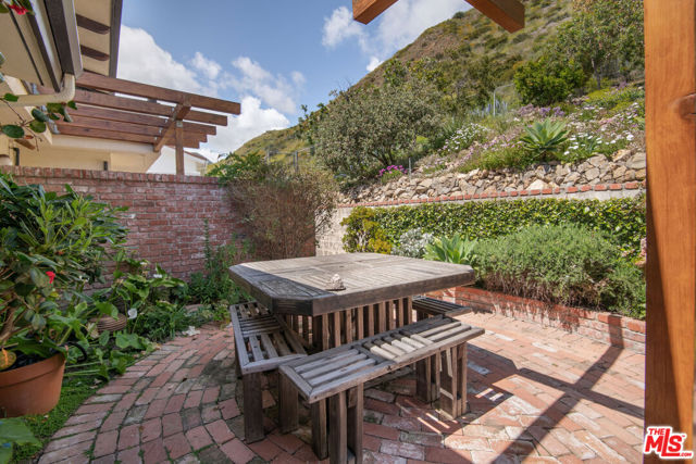 5942 Paseo Canyon Drive, Malibu CA: https://media.crmls.org/mediaz/70e7dbbf-d7b6-4b9e-985b-ec9e8ae460e6.jpg