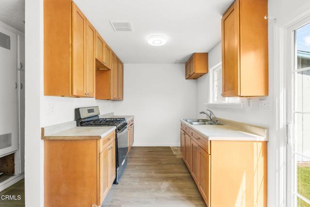 Detail Gallery Image 12 of 40 For 400 Arcade Dr, Ventura,  CA 93003 - 4 Beds | 2/2 Baths