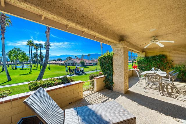 153 Camino Arroyo N, Palm Desert CA: https://media.crmls.org/mediaz/70e8b6e3-d02b-48d6-82f2-884c76181214.jpg