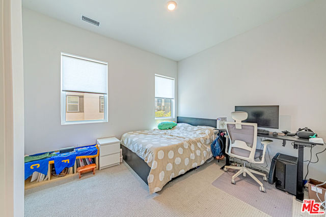 27457 Flycatcher Place, Valencia CA: https://media.crmls.org/mediaz/70e8f8c0-a114-4230-9ff2-53111b3d427b.jpg