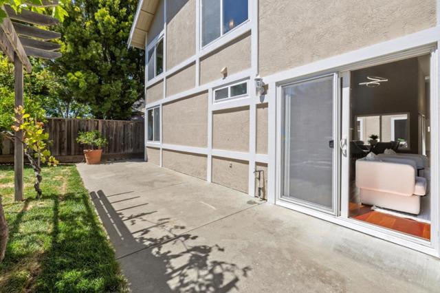 704 Prescott Lane, Foster City CA: https://media.crmls.org/mediaz/70e97683-2429-4321-983d-887130464a88.jpg