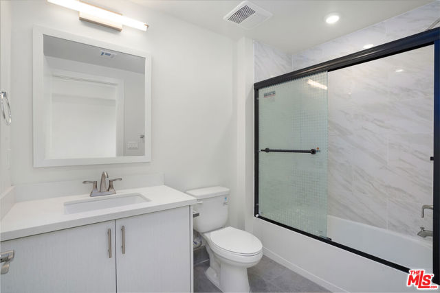 1832 S Barrington Avenue, Los Angeles CA: https://media.crmls.org/mediaz/70e98650-d464-459e-b605-84fe2ccfc743.jpg