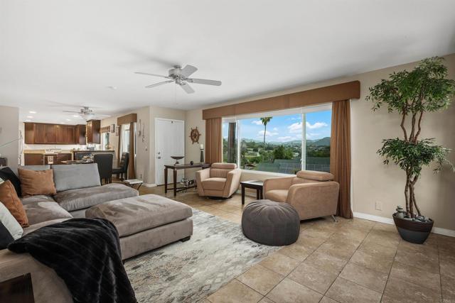 220 Journeys End, Vista CA: https://media.crmls.org/mediaz/70ea063e-bfbb-42aa-a748-523cb25f5d94.jpg