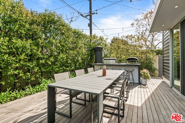 2736 Armacost Avenue, Los Angeles CA: https://media.crmls.org/mediaz/70ea539d-812b-4b83-baca-cf2ebda81579.jpg
