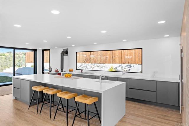 Detail Gallery Image 12 of 57 For 1560 Hawk View Dr, Encinitas,  CA 92024 - 4 Beds | 4 Baths