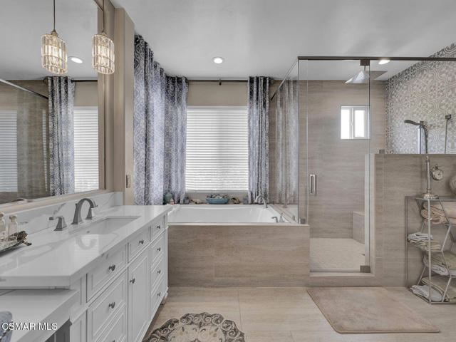 331 Briar Bluff Circle, Thousand Oaks CA: https://media.crmls.org/mediaz/70ec21fb-fe4e-416c-ab37-29d7a41d0eda.jpg