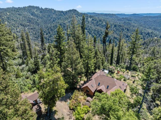 1495 Dons Road, Boulder Creek CA: https://media.crmls.org/mediaz/70ec44dd-f693-4ad9-82d6-b4bf392f8731.jpg