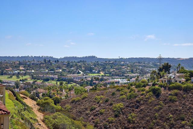 3116 Vista Bonita, Carlsbad CA: https://media.crmls.org/mediaz/70ec9005-550f-4d11-bfd6-c61e2d913f60.jpg