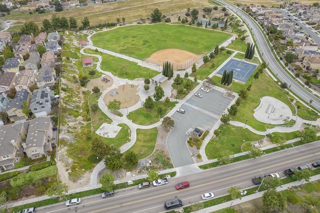 1670 Grasshopper Ln, Chula Vista CA: https://media.crmls.org/mediaz/70ecdbbe-8d71-4166-b6bf-9c949090227b.jpg