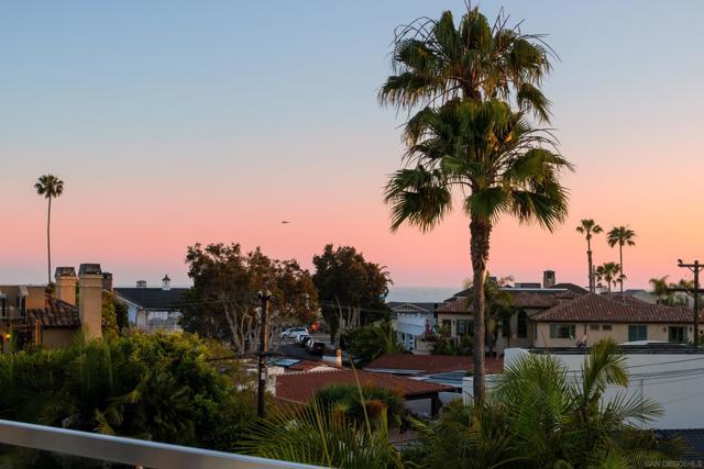 1040 Pine St, Coronado CA: https://media.crmls.org/mediaz/70ed290e-3472-462d-b050-ef83699ee97f.jpg